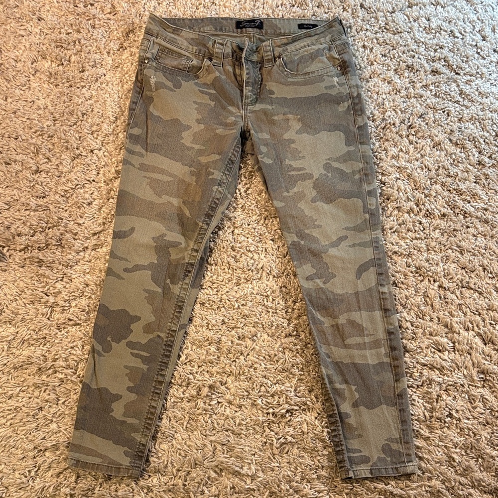 Seven Camo Short Strechy Jeans Womens Size 10